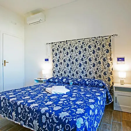 Al Blu Bed & Breakfast *