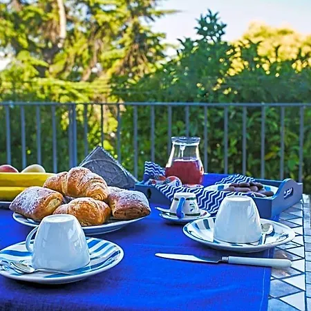 Al Blu Bed & Breakfast